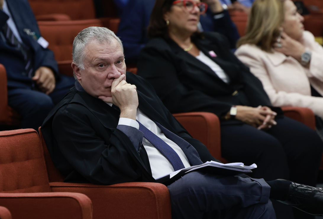 Até o advogado do Lula
