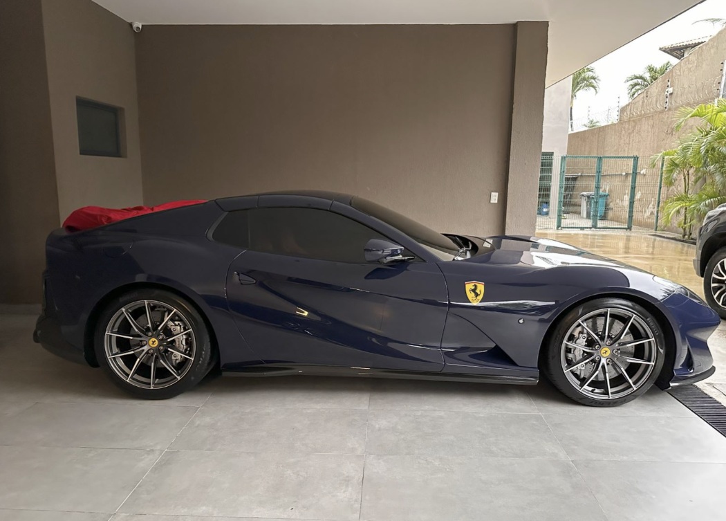 Ferrari apreendida pela Polícia Federal no Ceará, na operação Sem Desconto
