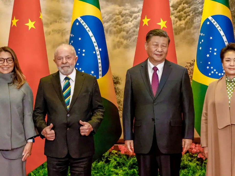 A um post do embaraço
