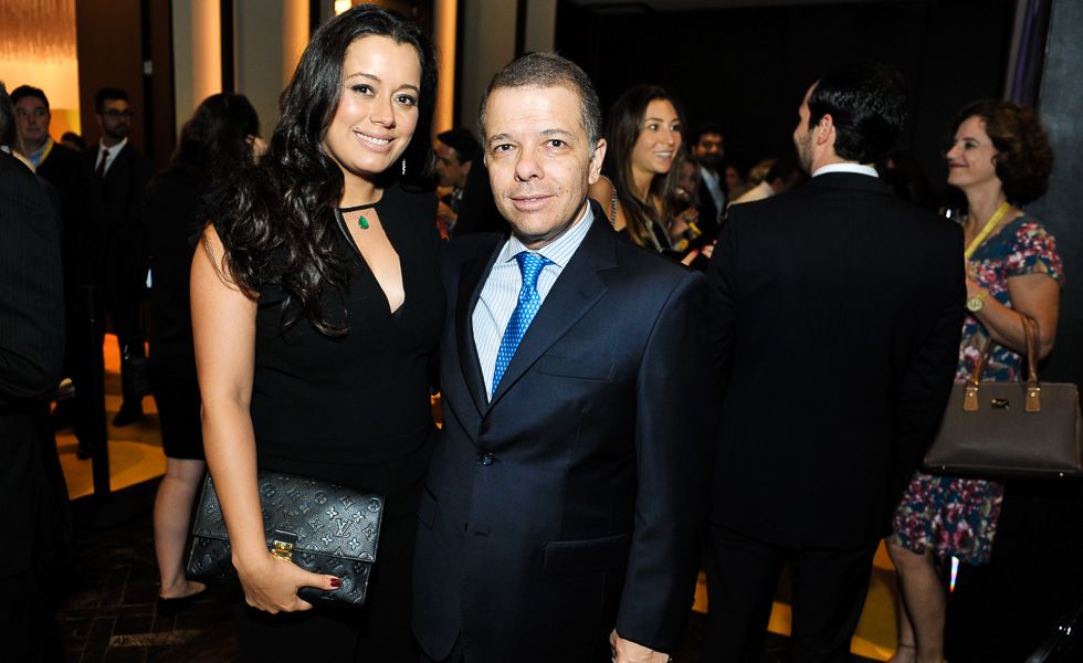 Júnior e o Judiciário brindam
