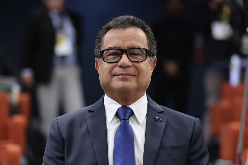 Garnier retira as tropas