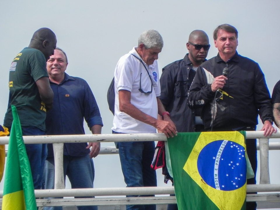 Alto-Comando pode punir Pazuello nesta semana