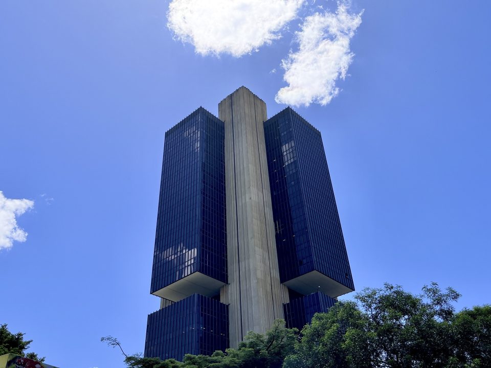Ataque ao sistema financeiro