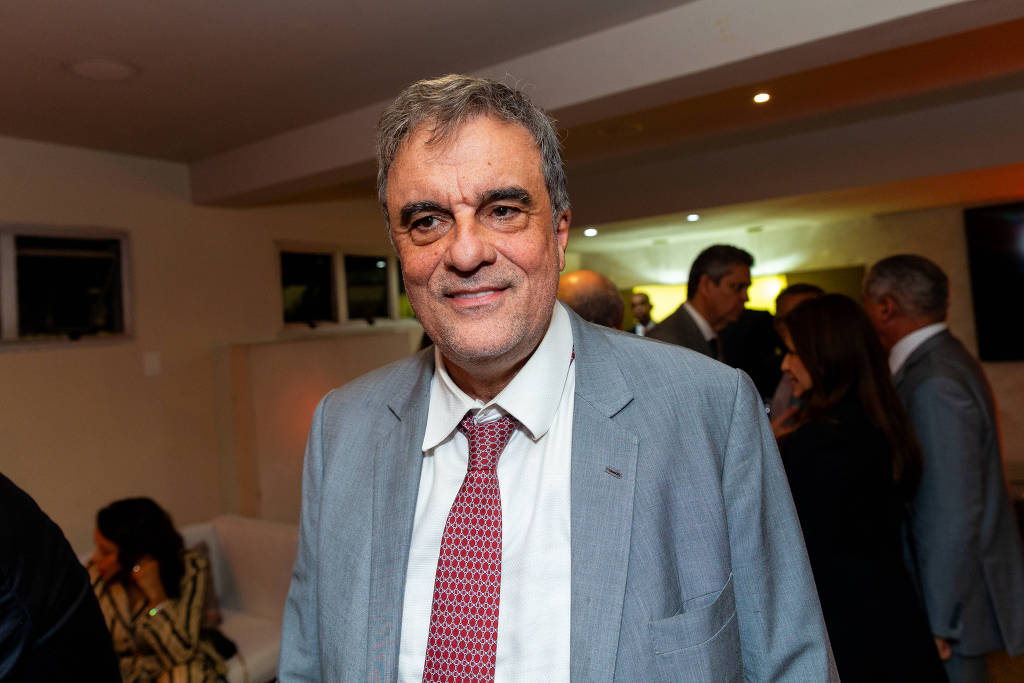 A pressão do ex-ministro