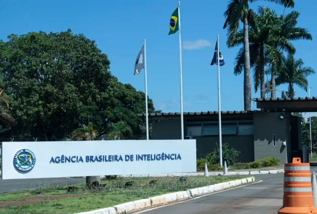 Espiões nas redes