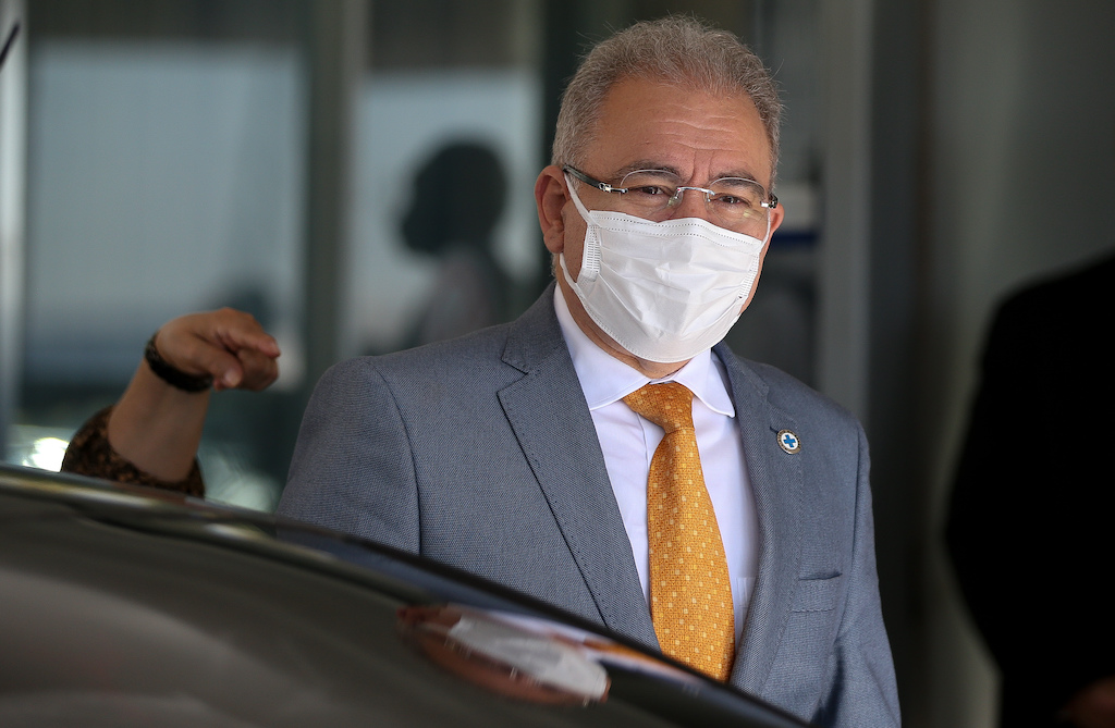 Caso Covaxin: técnicos da Saúde recomendam rescisão de contrato com empresa de lobista