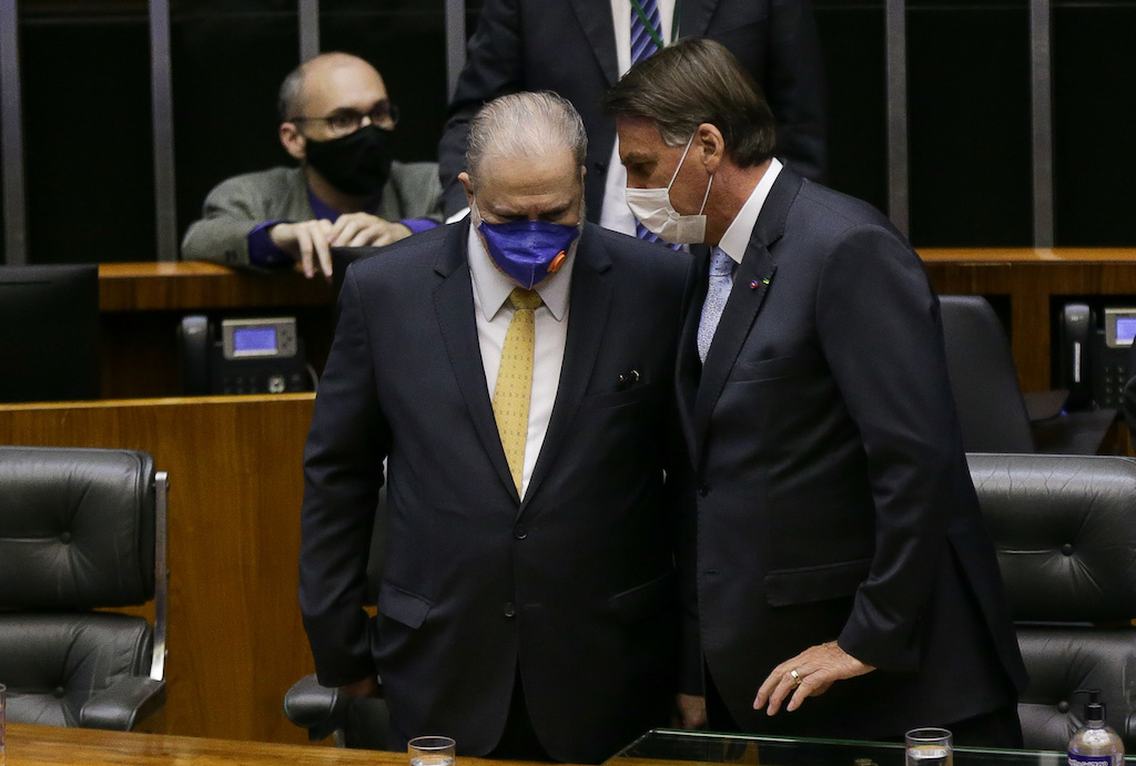 Governo conta com a PGR no inquérito da prevaricação