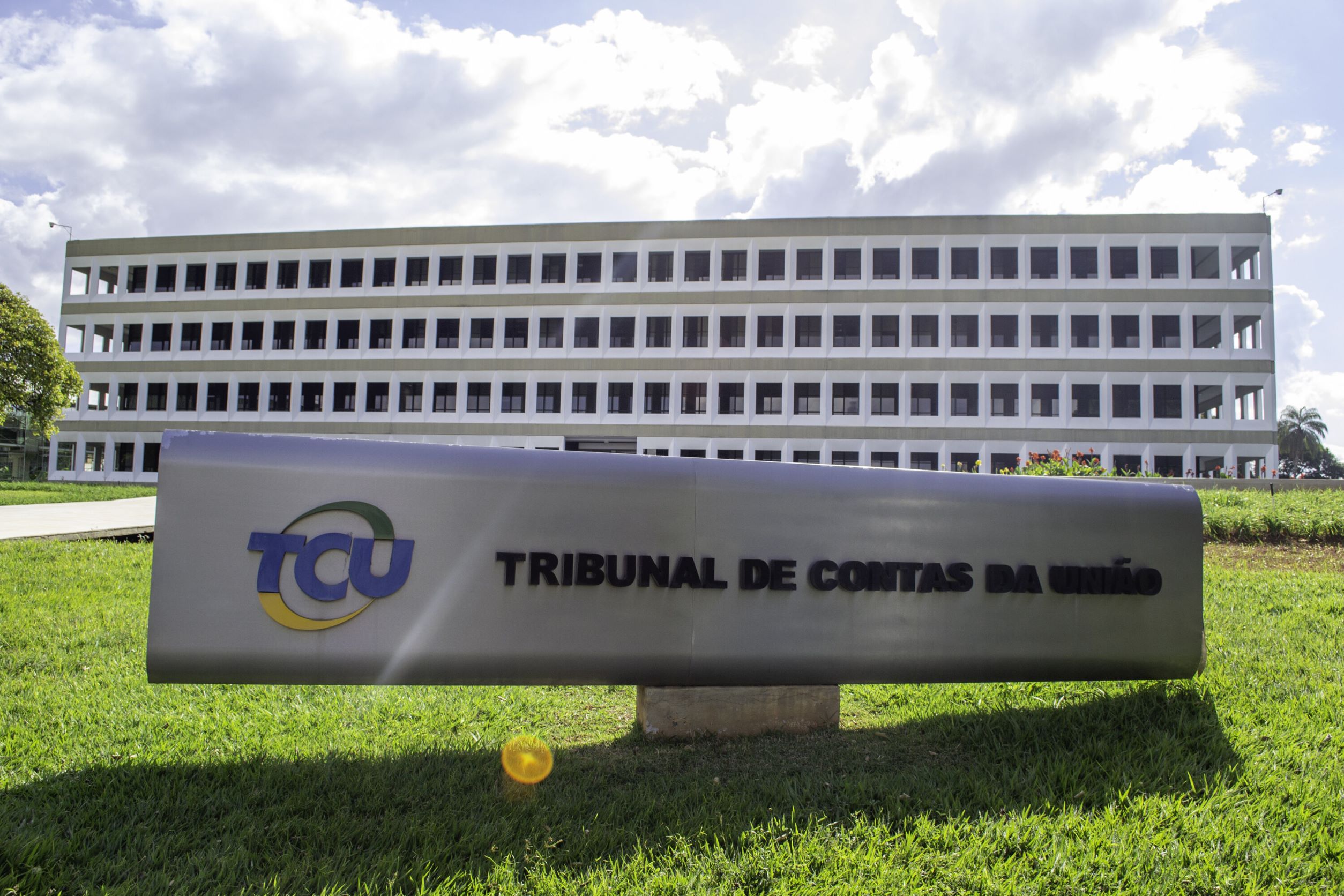 Deputados em guerra pela vaga no TCU