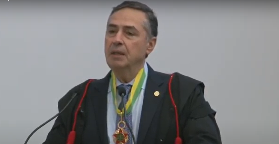 Barroso esquentou o clima da live de Bolsonaro