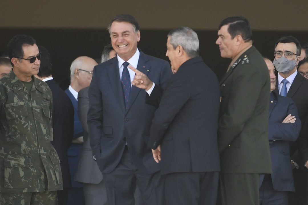 Lula quer diálogo, mas militares dizem que não se metem em política