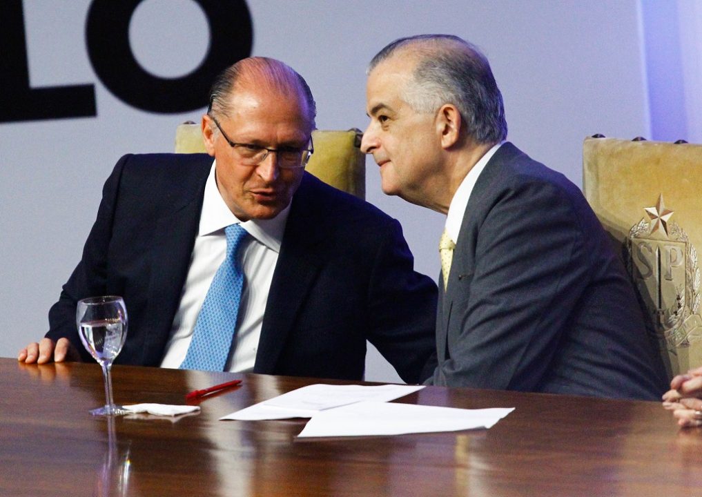Demora de Alckmin em deixar PSDB atrapalha sua pré-candidatura