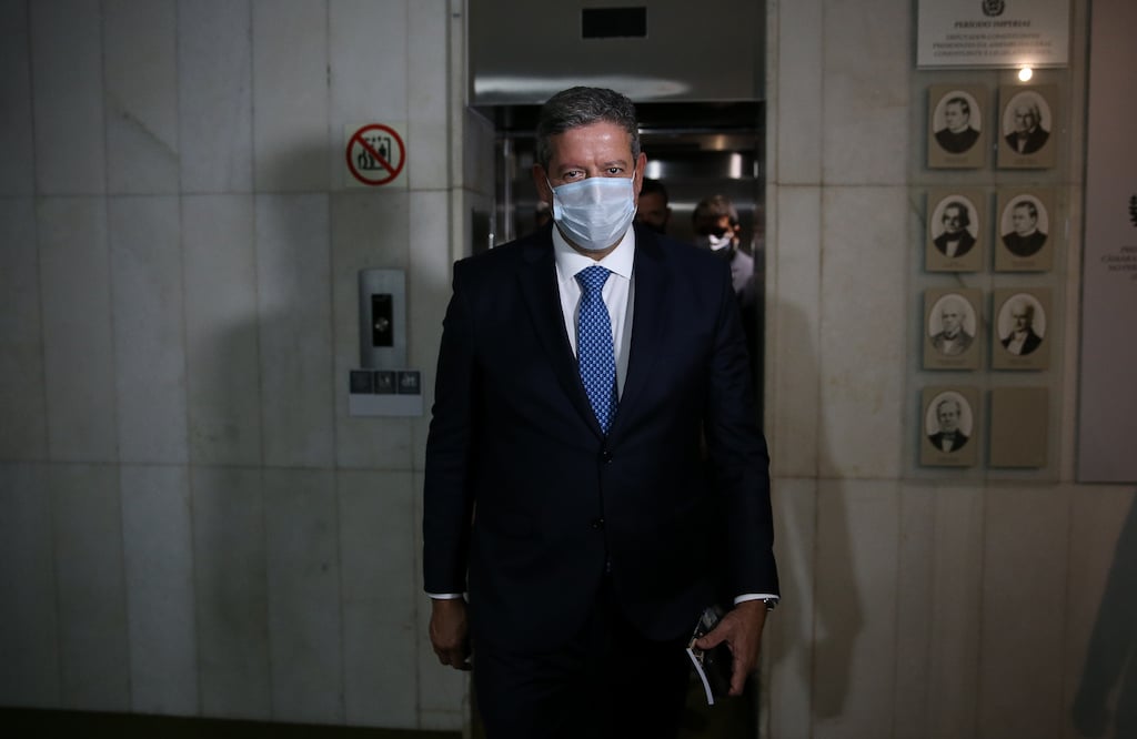 Vitória da reforma do Imposto de Renda na Câmara expõe governo