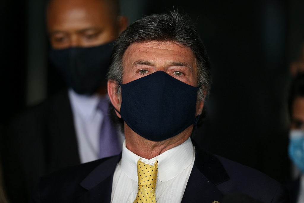 Fux manda Bolsonaro ir trabalhar