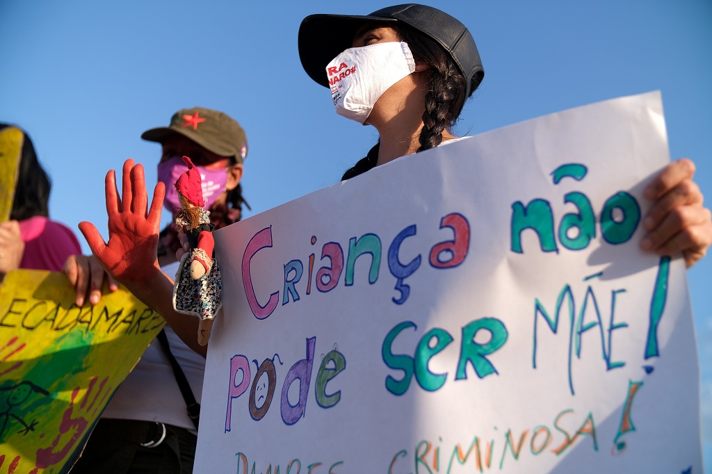 MP de Bolsonaro também limita defesa do aborto e da maconha medicinal