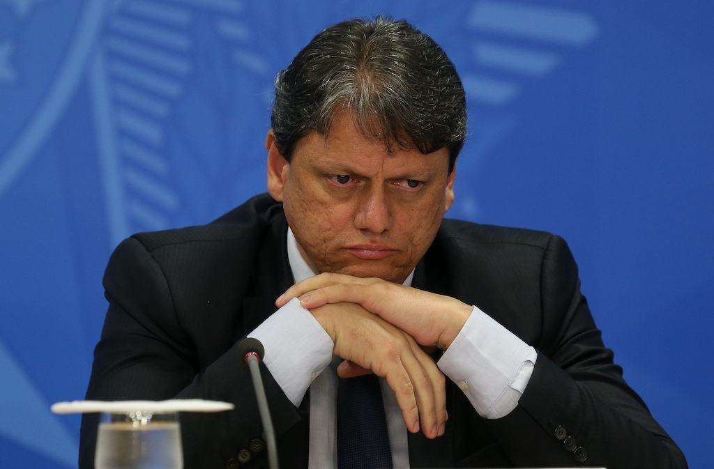 Tarcísio ignorou TCU e procuradores ao assinar contrato de R$ 271 milhões em Guarulhos