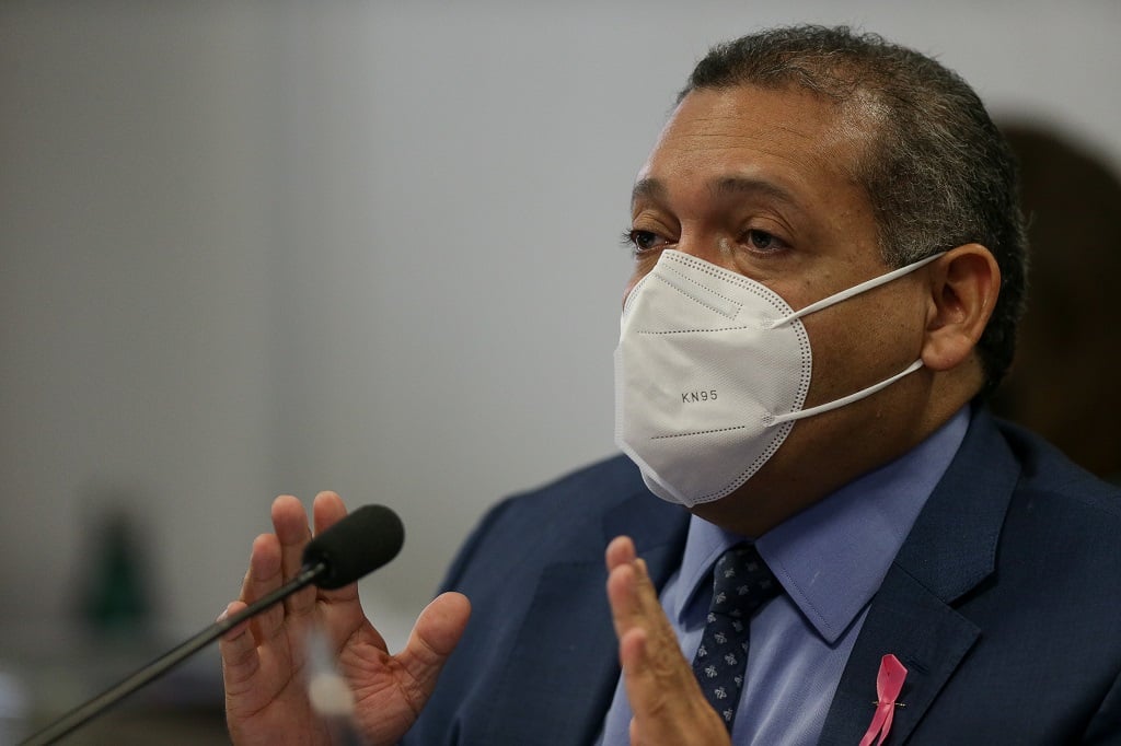 Kassio cita lei que ainda não vale para permitir posse de prefeito condenado