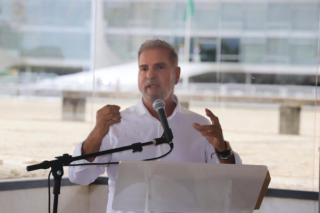 Empresas de Carlinhos têm contratos milionários com GDF