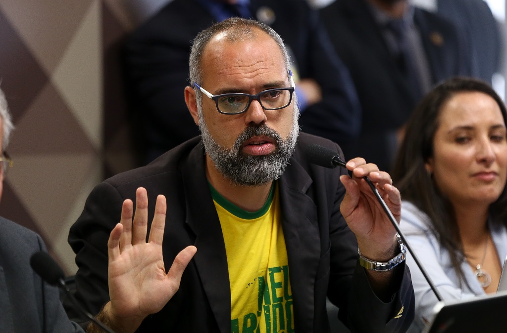 PF e Moraes suspeitam que Allan dos Santos use canais na internet para lavar dinheiro