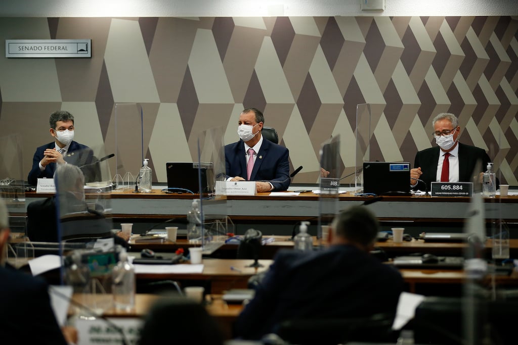 CPI chega ao fim e aprova pedido de indiciamento de Jair Bolsonaro por crimes na pandemia