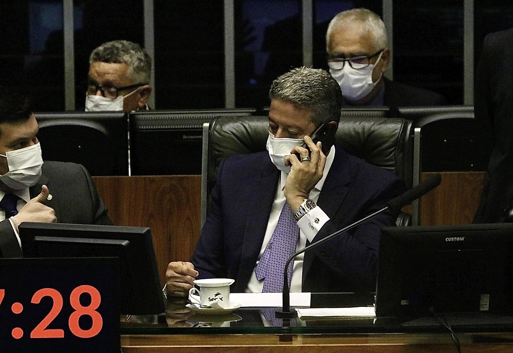 Opositores da PEC dos Precatórios apostam em repercussão negativa no eleitorado para reverter derrota