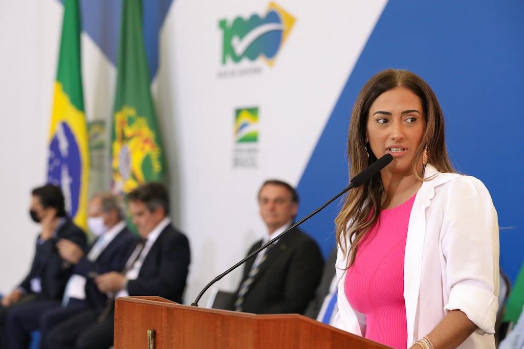 Sede do PL se vestiu de Flávia Arruda