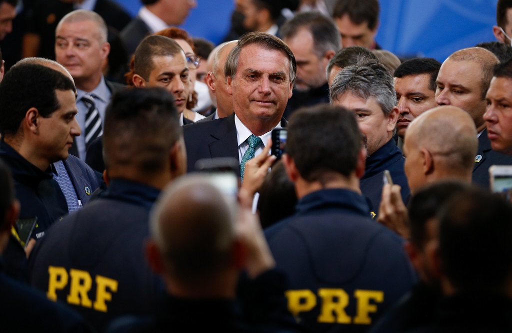 Os acenos de Bolsonaro aos policiais