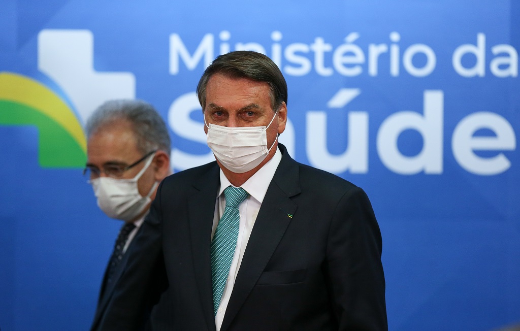 Bolsonaro e Queiroga são acusados de prevaricação por demora na vacinação infantil