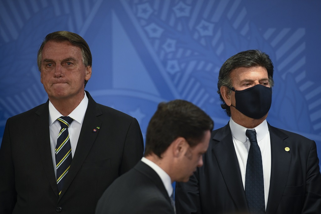Recomposição salarial da magistratura causa briga entre associações classistas