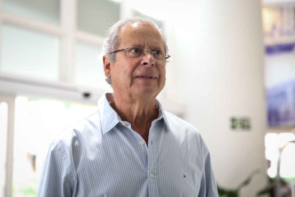 Dirceu trabalha para atrair MDB para campanha de Lula