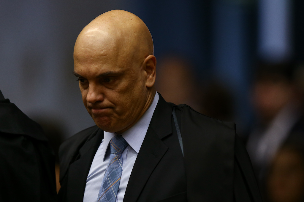 Opinião: Moraes, Bolsonaro e a fumaça do bom combate