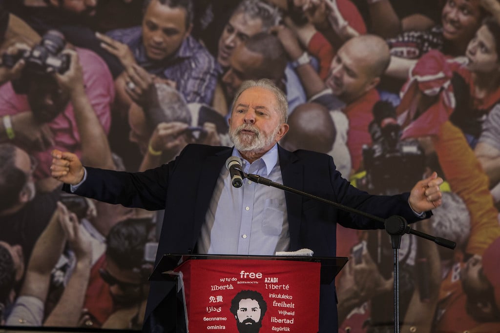 Fala de Lula sobre regular imprensa é aceno para radicais