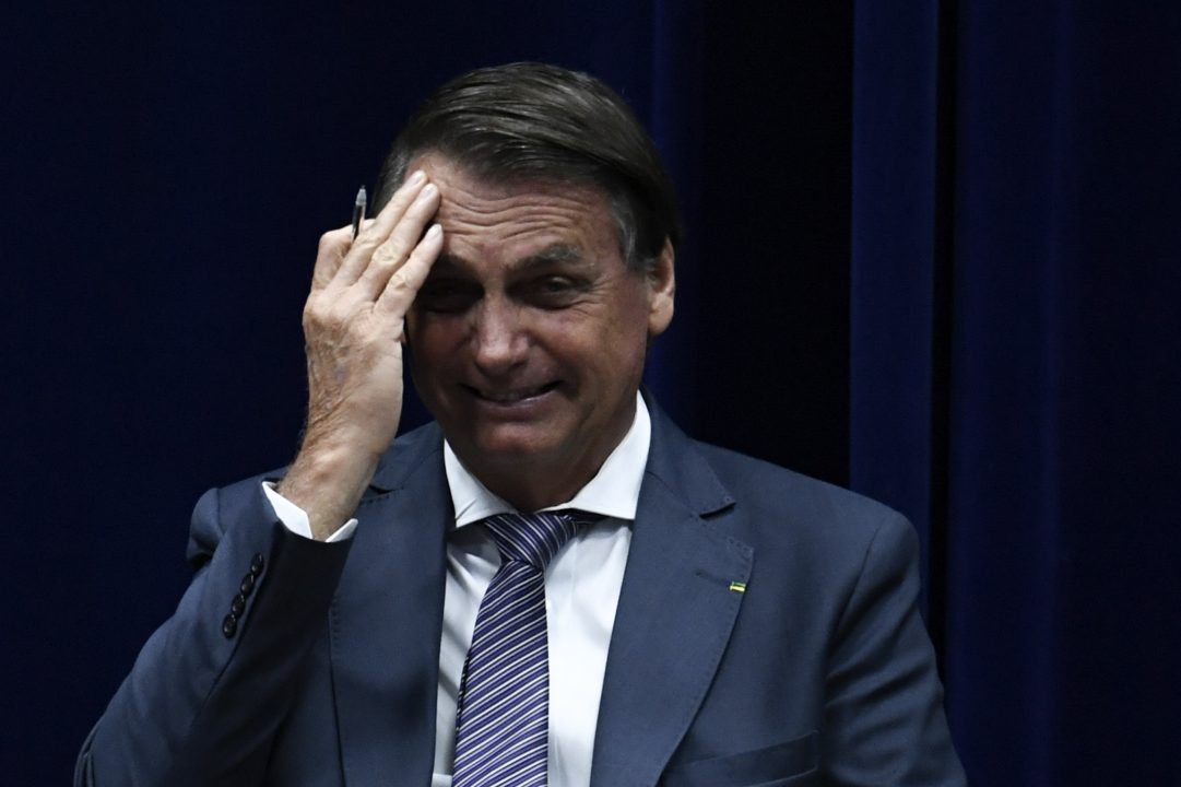 Bolsonaro desmente fake news dele mesmo