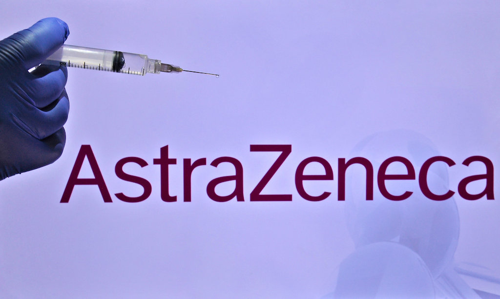 Eficácia da vacina da AstraZeneca em idosos preocupa técnicos e cientistas