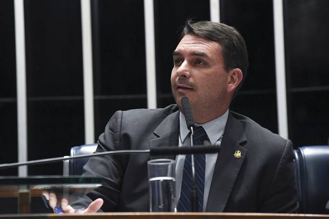 Flávio e Wassef se estranham