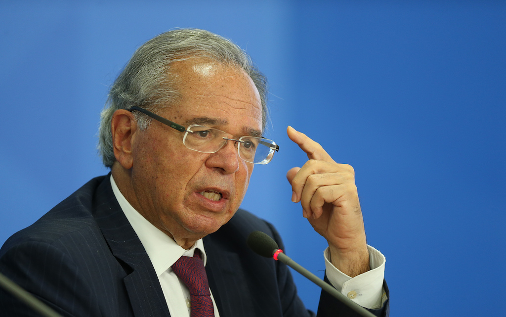 Troca na Petrobras expõe fragilidade política de Guedes