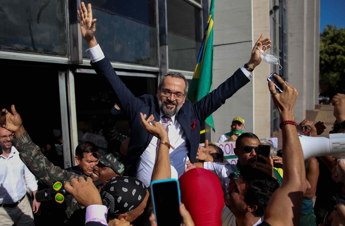 Polêmicas, corrupção e erros de português: relembre as demissões no MEC