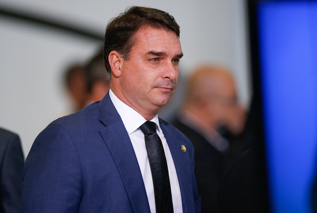 O nome de Flávio Bolsonaro para a vaga de Felix Fischer no STJ