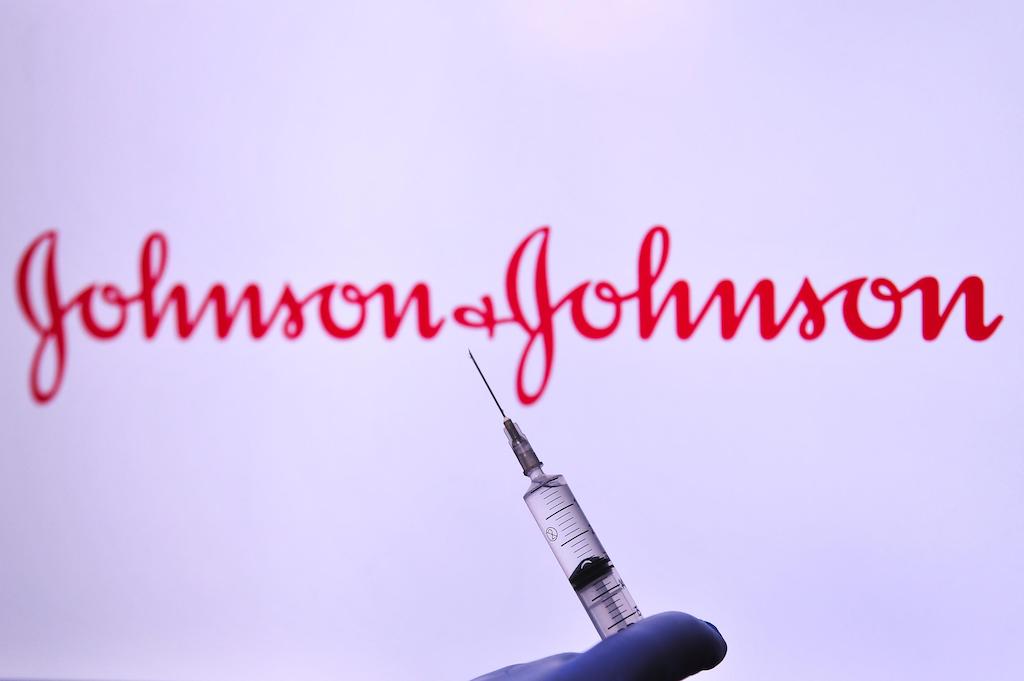 Vacinas: Johnson & Johnson prepara pedido de uso emergencial no Brasil