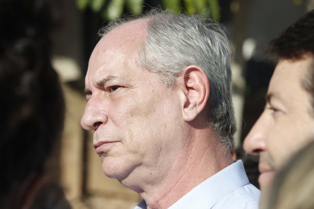 Querem o dinheiro de Ciro Gomes