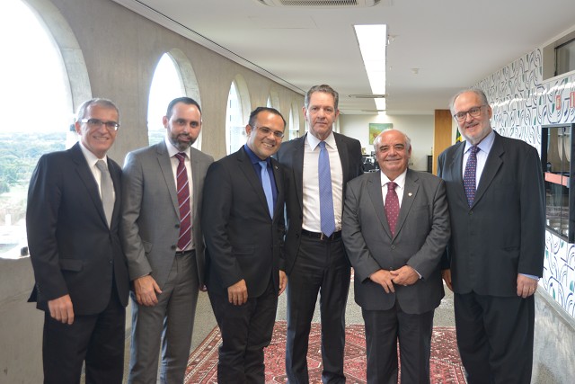 Da esquerda para a direira: Evaldo Filho, José Reis (deputado estadual), Roberto Andrade (deputado estadual), João Otávio de Noronha, Ulysses Gomes (deputado estadual), Dalmo Ribeiro Silva (deputado estadual).