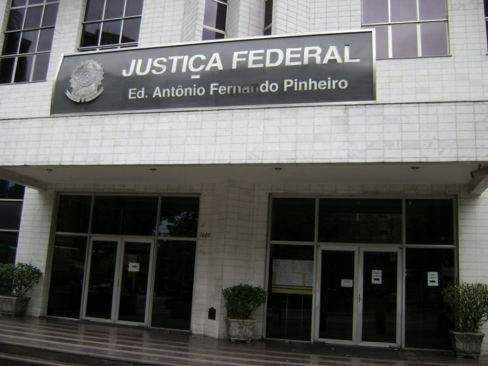 Nas duas pontas