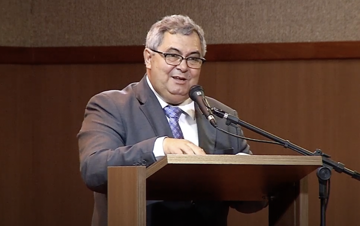 Fé, apenas de direita