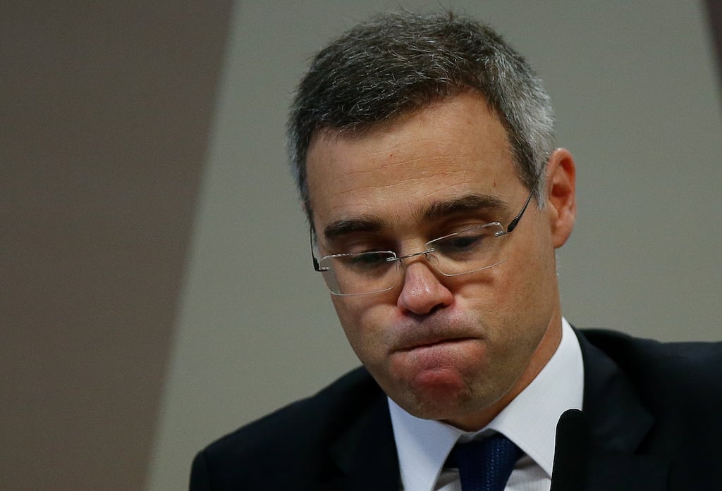 Mendonça ainda resiste