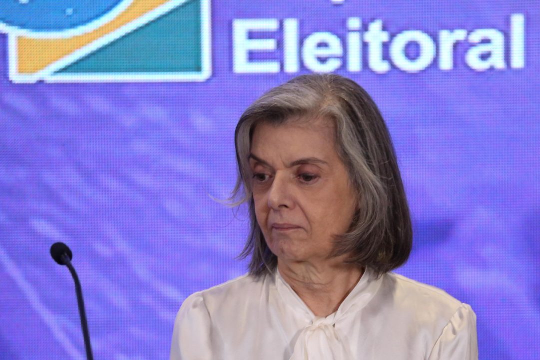 Cármen sai mais cedo