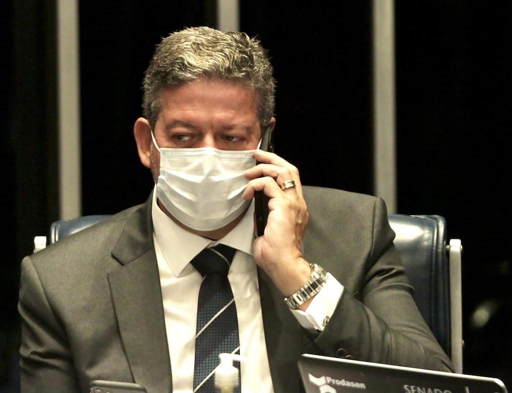 Lira vai escolher a hora certa para cobrar a fatura