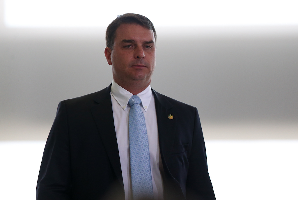 Ele não