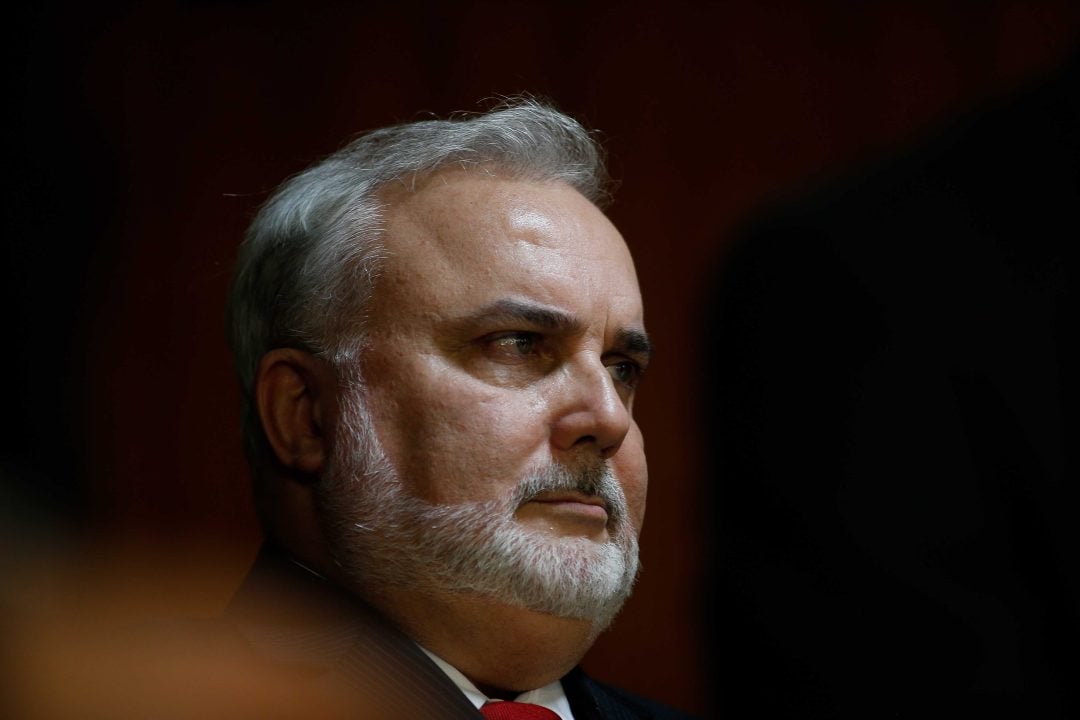 É pra pagar a gasolina