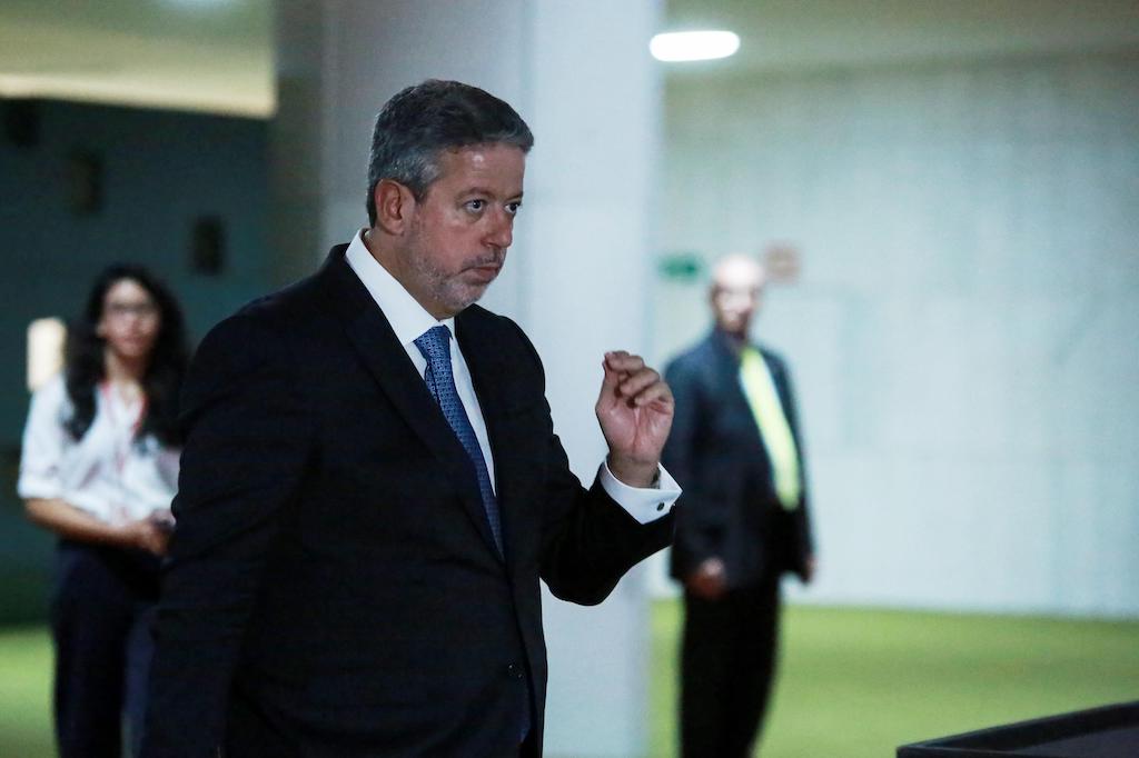 O bloco do adeus a Lira