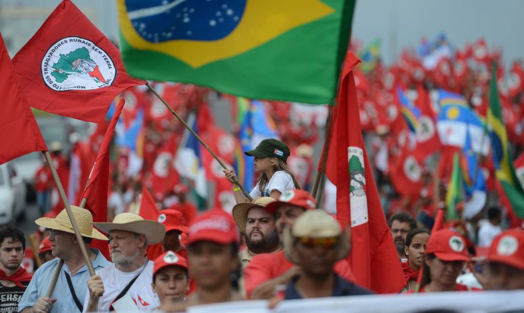 Em busca de companheiros