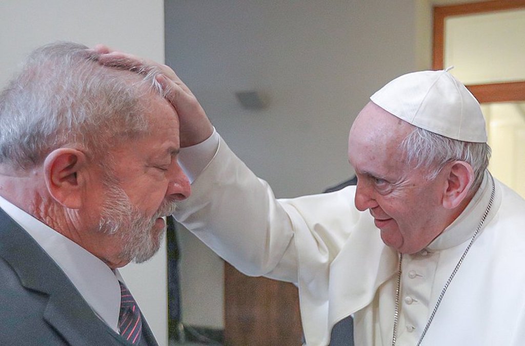 Mais Vaticano, menos Brasília